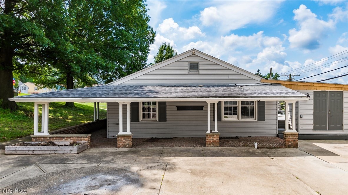 1751 Blaine Avenue Cambridge OH 43725