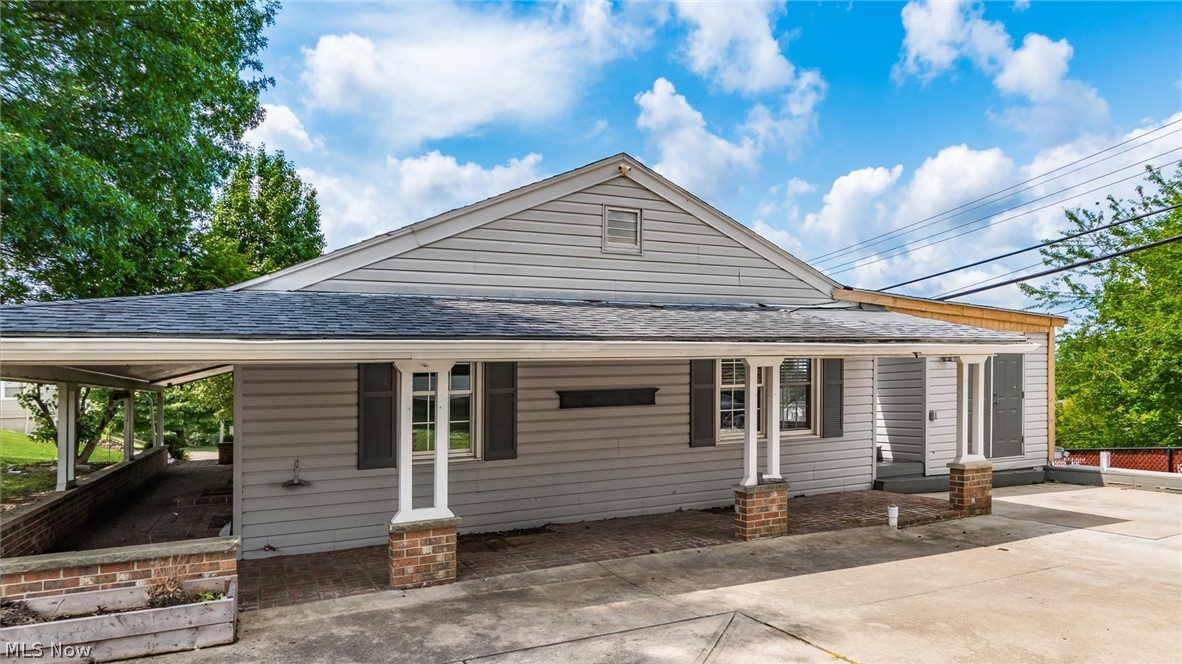 1751 Blaine Avenue Cambridge OH 43725