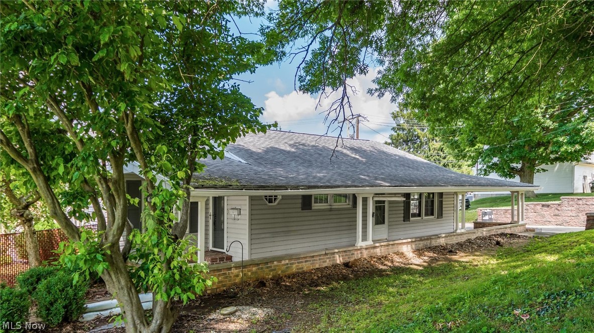 1751 Blaine Avenue Cambridge OH 43725