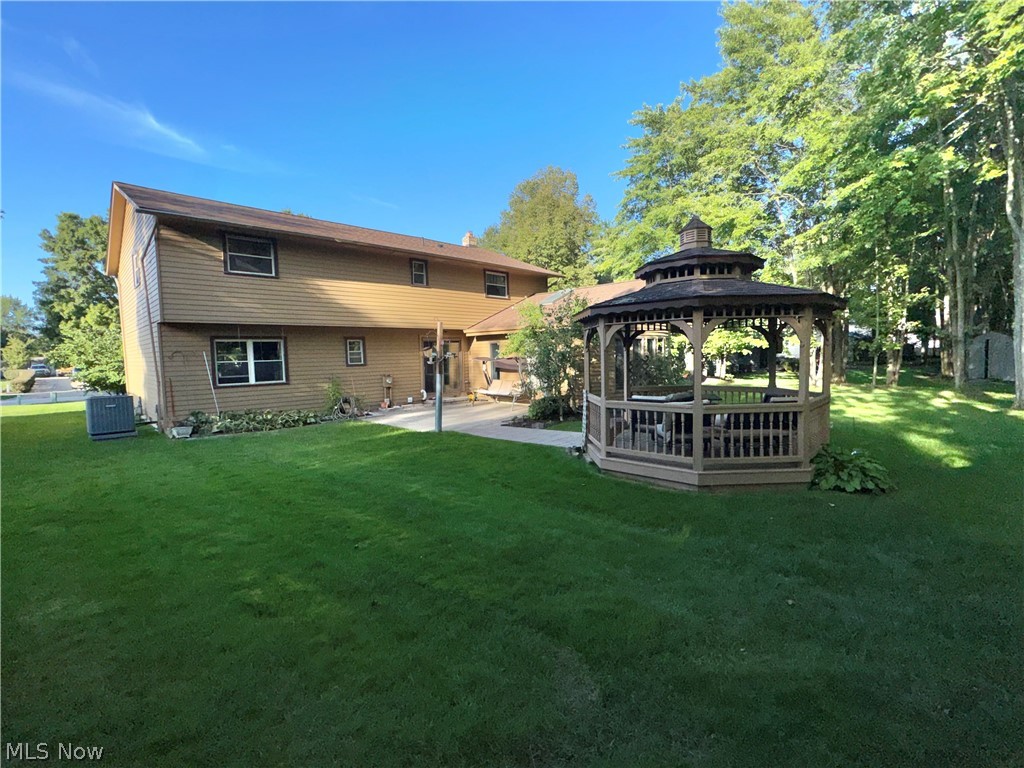 6818 Wildwood Trail Mayfield Village OH 44143