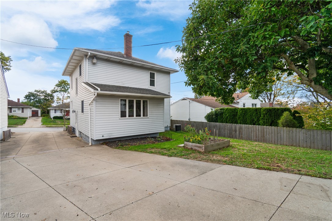 291 Selden Avenue Akron OH 44301