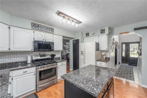 21573 Montclare Boulevard Strongsville OH 44149