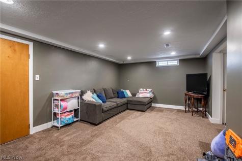 21573 Montclare Boulevard Strongsville OH 44149