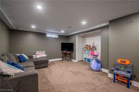 21573 Montclare Boulevard Strongsville OH 44149