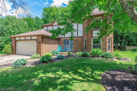 21573 Montclare Boulevard Strongsville OH 44149