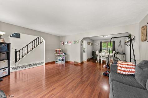 21573 Montclare Boulevard Strongsville OH 44149