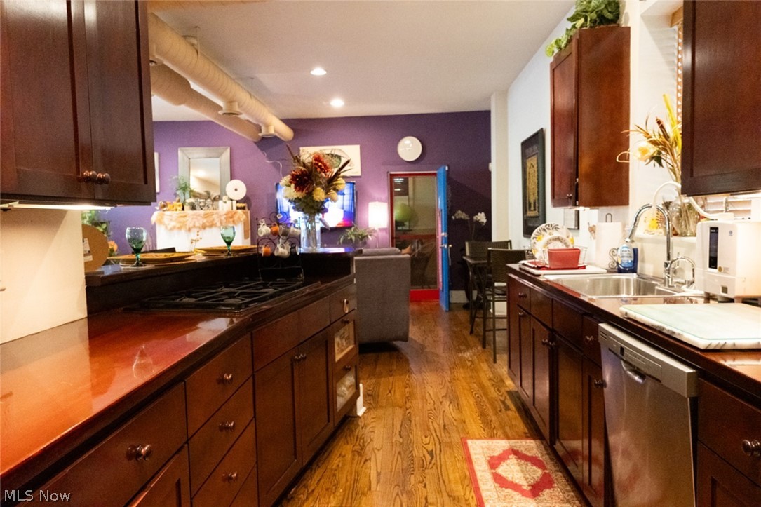 10304 Lake Shore Boulevard Bratenahl OH 44108