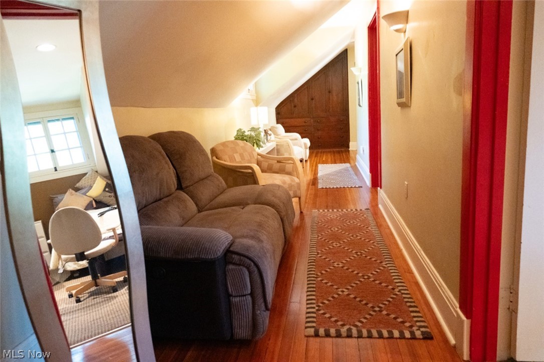 10304 Lake Shore Boulevard Bratenahl OH 44108