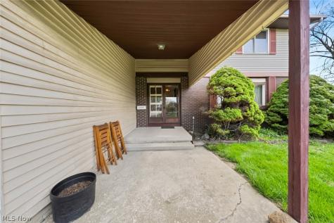 17773 Blazing Star Drive Strongsville OH 44136