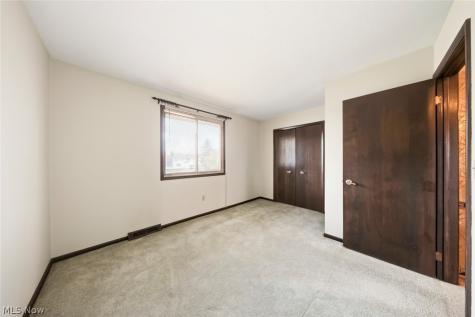 17773 Blazing Star Drive Strongsville OH 44136