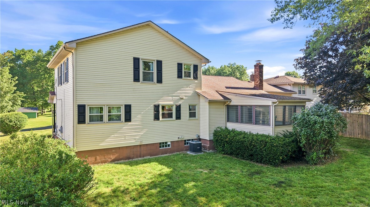 6024 Yorktown Lane Youngstown OH 44515
