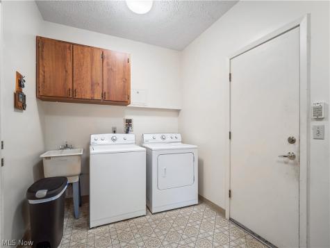 2008 Newbury Drive Westlake OH 44145