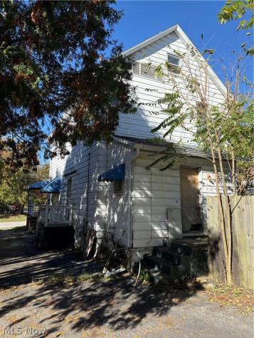 17 N Hartford Avenue Youngstown OH 44509