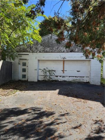 17 N Hartford Avenue Youngstown OH 44509