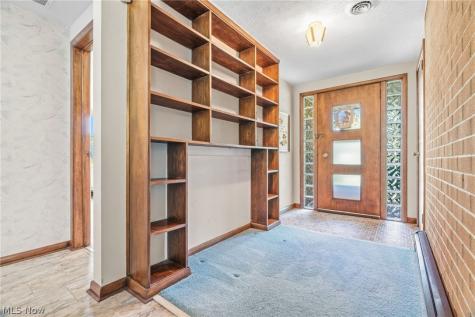 5738 Griffith Avenue NW North Canton OH 44720