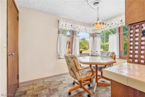 5738 Griffith Avenue NW North Canton OH 44720