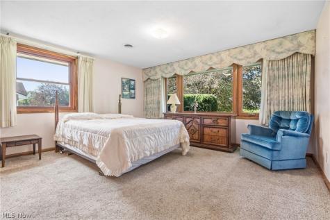 5738 Griffith Avenue NW North Canton OH 44720