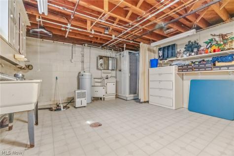 5738 Griffith Avenue NW North Canton OH 44720