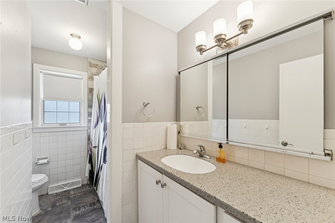 229 Vassar Avenue Elyria OH 44035