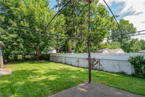 2841 Shelburn Avenue Akron OH 44312