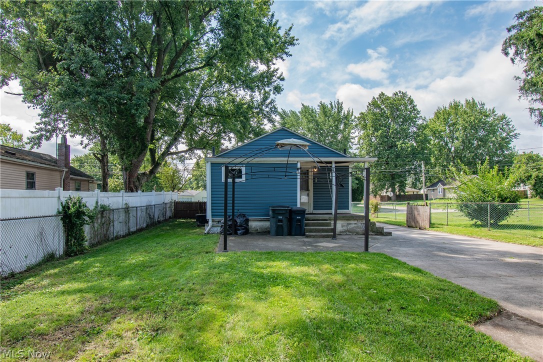 2841 Shelburn Avenue Akron OH 44312