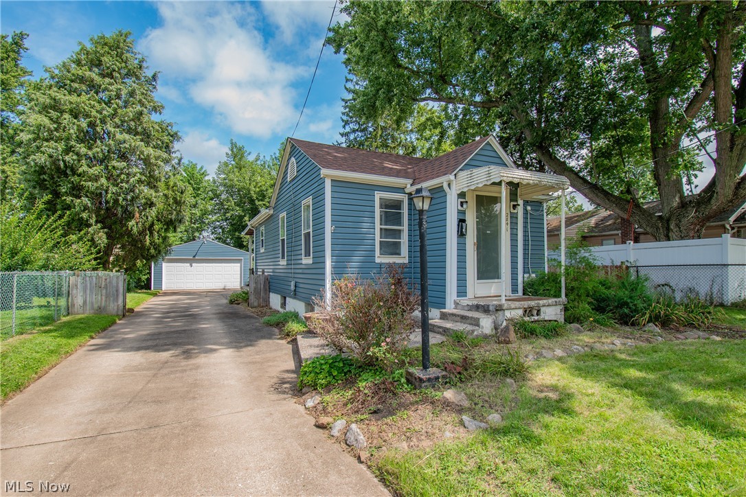 2841 Shelburn Avenue Akron OH 44312