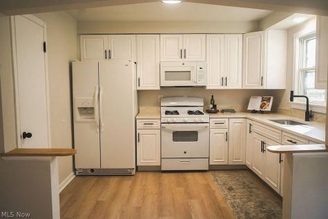 5860 Pearl Road Parma OH 44130