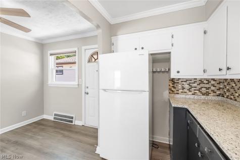 1653 Woodhurst Avenue Mayfield Heights OH 44124