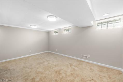 1653 Woodhurst Avenue Mayfield Heights OH 44124