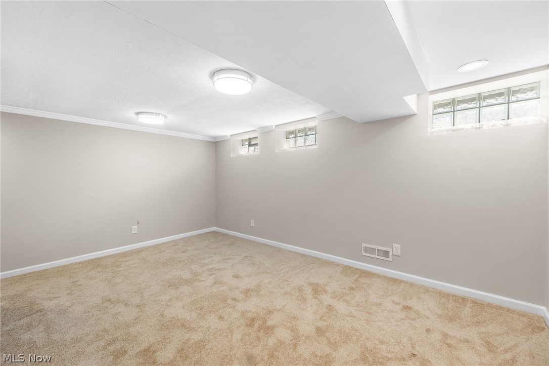 1653 Woodhurst Avenue Mayfield Heights OH 44124