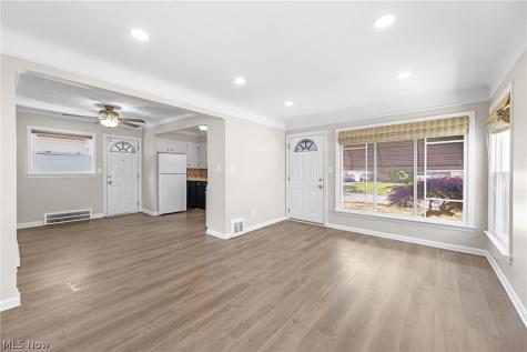 1653 Woodhurst Avenue Mayfield Heights OH 44124