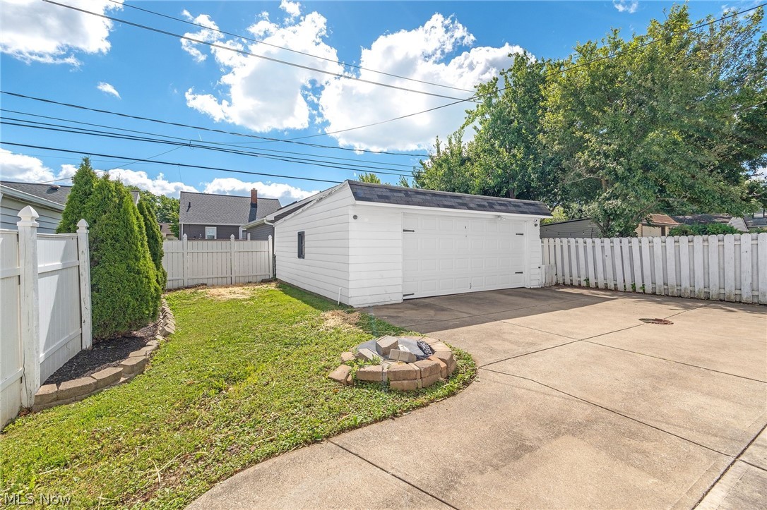 1653 Woodhurst Avenue Mayfield Heights OH 44124
