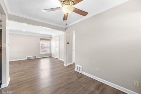 1653 Woodhurst Avenue Mayfield Heights OH 44124