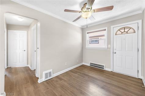 1653 Woodhurst Avenue Mayfield Heights OH 44124