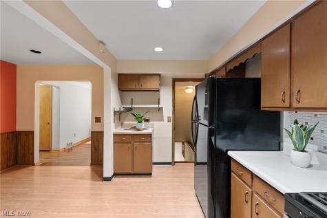 6225 Stratford Drive Parma Heights OH 44130
