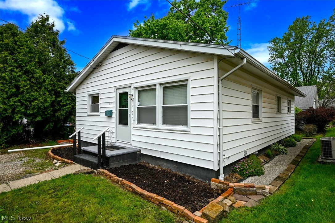 1115 21st Street NE Canton OH 44714