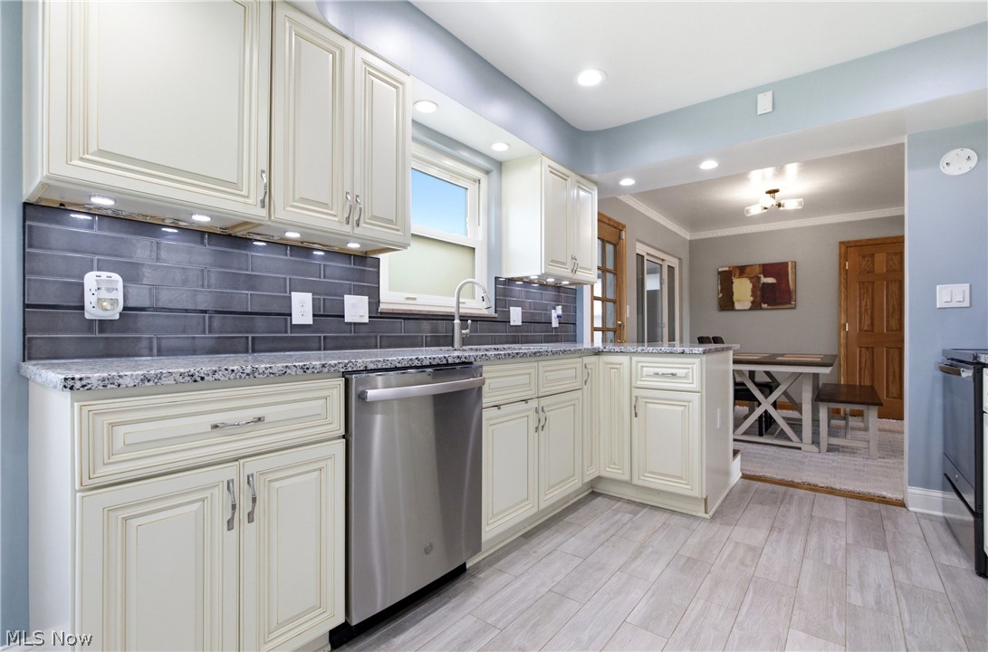 19110 Rockcliff Drive Rocky River OH 44116