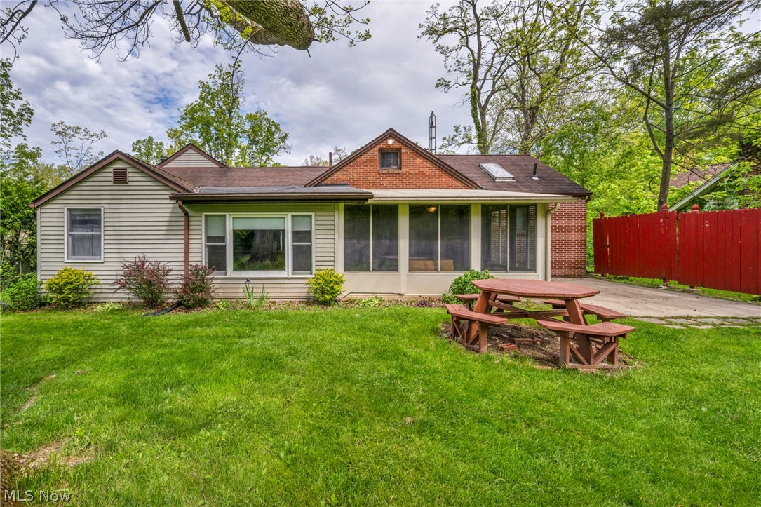 11259 Robson Road Grafton OH 44044