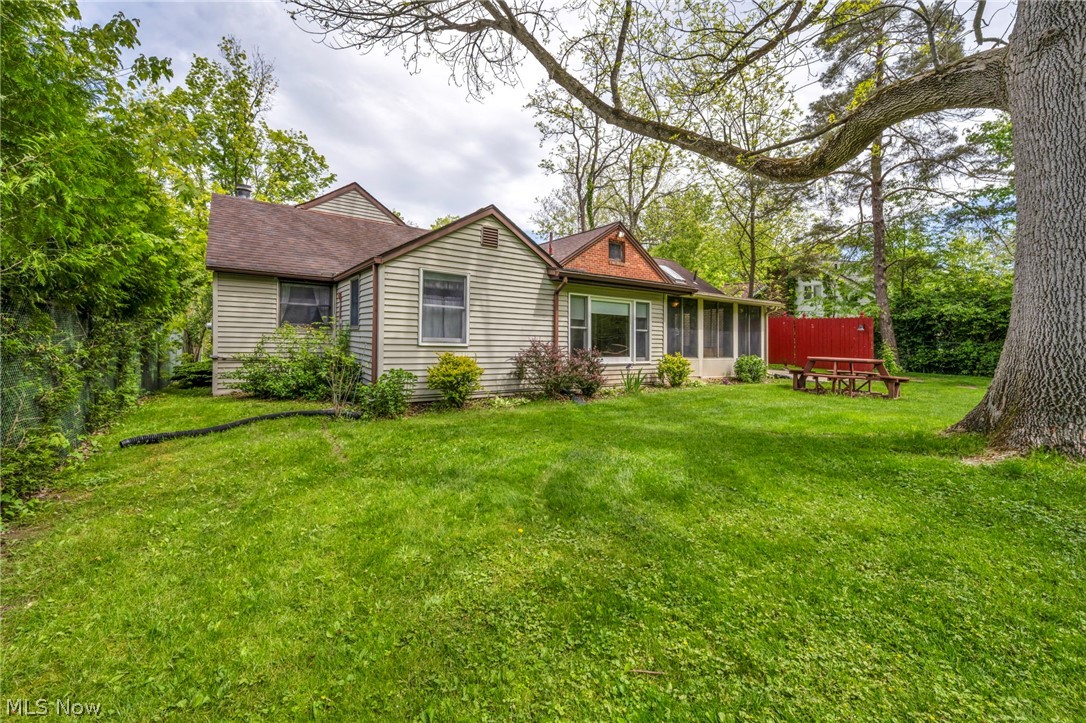 11259 Robson Road Grafton OH 44044