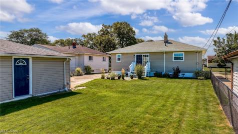 15474 Holland Road Brook Park OH 44142