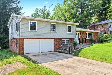 107 Woodcrest Drive Marietta OH 45750