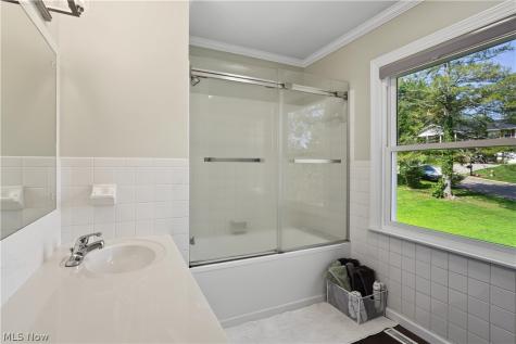 107 Woodcrest Drive Marietta OH 45750