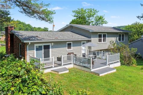 107 Woodcrest Drive Marietta OH 45750