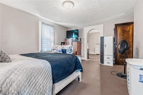 2409 Lake Road Boulevard NW Canton OH 44705