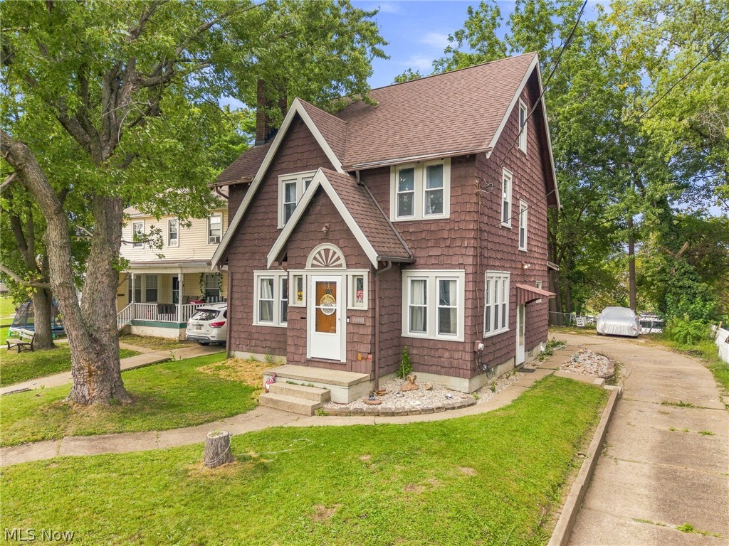 2409 Lake Road Boulevard NW Canton OH 44705