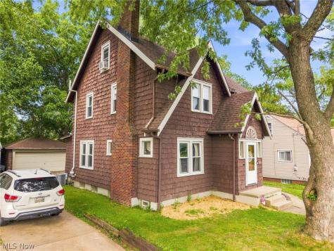 2409 Lake Road Boulevard NW Canton OH 44705