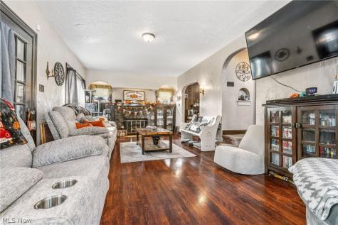 2409 Lake Road Boulevard NW Canton OH 44705