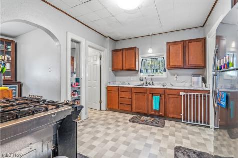 2409 Lake Road Boulevard NW Canton OH 44705