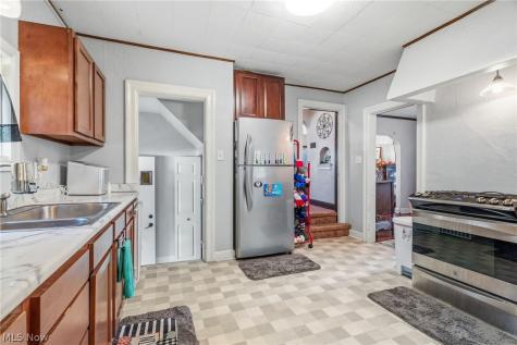 2409 Lake Road Boulevard NW Canton OH 44705