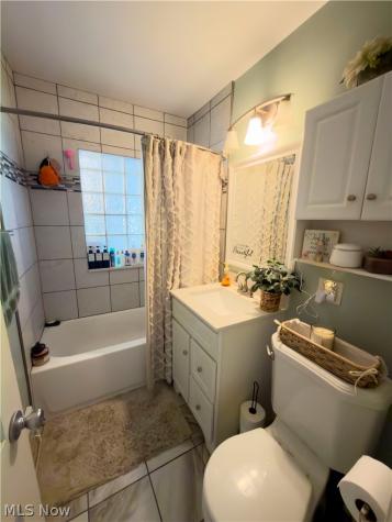 220 E 327th Street Willowick OH 44095